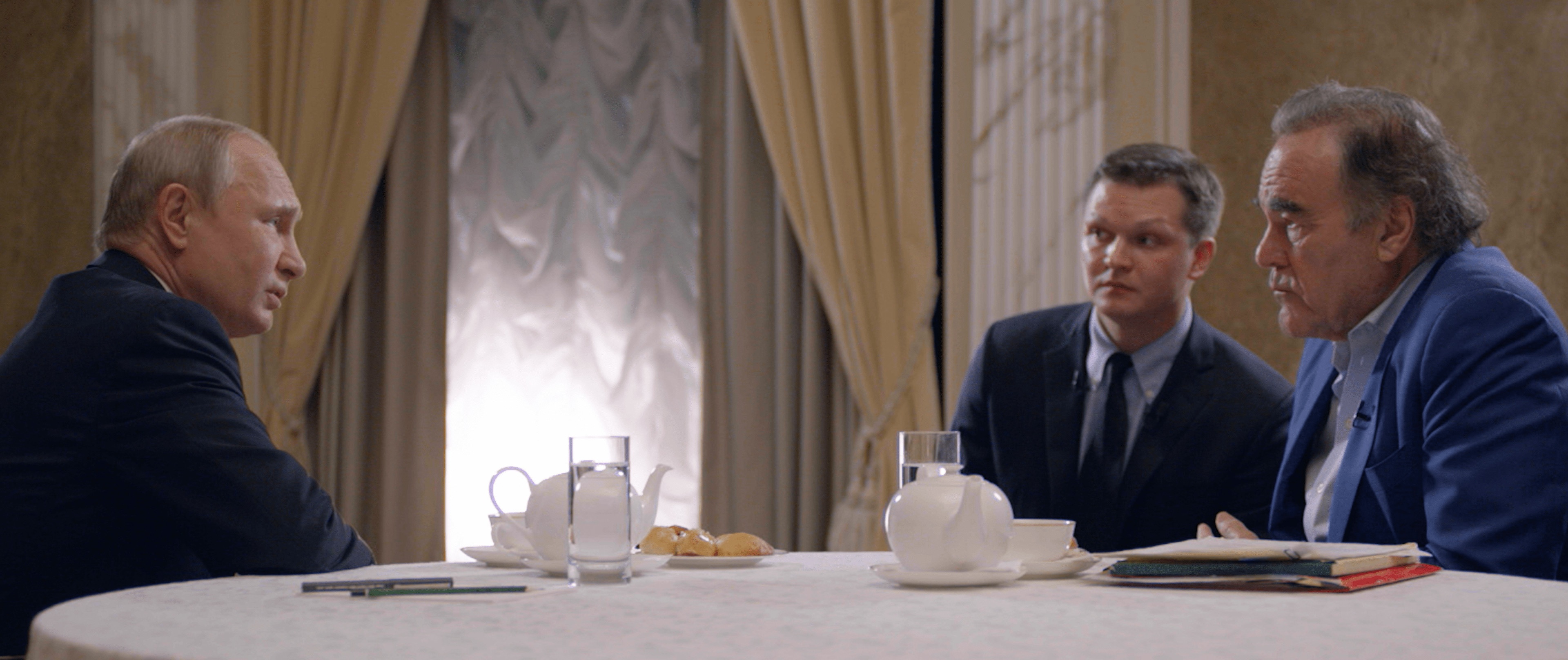 Revealing Ukraine: Oliver Stone intervista Vladimir Putin