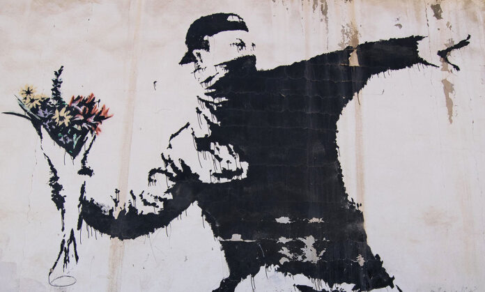 Banksy - L'arte della ribellione recensione documentario di Elio España