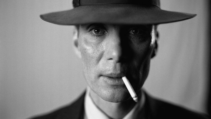 Oppenheimer: trama cast e foto del nuovo film di Christopher Nolan