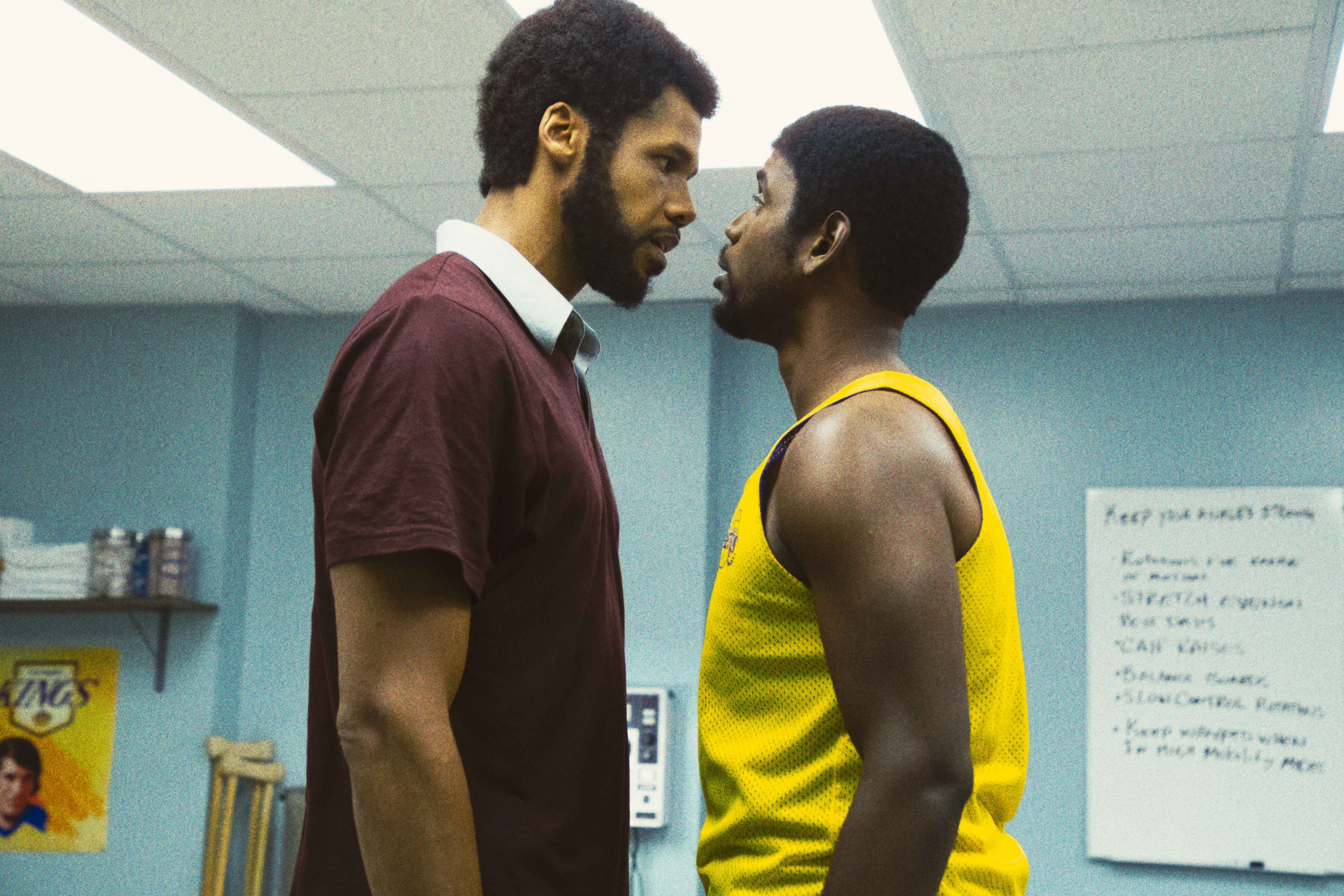 Solomon Hughes e Quincy Isaiah interpretano rispettivamente Kareem Abdul-Jabbar e Magic Johnson