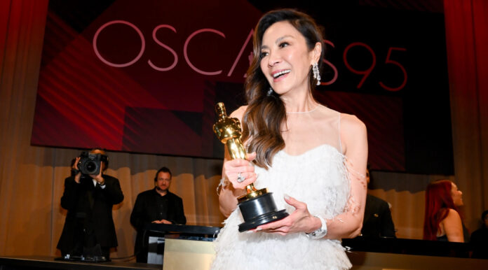 Michelle Yeoh vince Oscar Everything Everywhere All at Once
