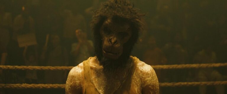 Monkey Man di Dev Patel (Credits: Universal Pictures)